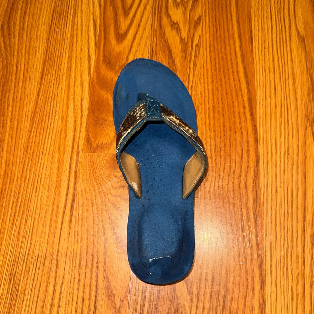 Coach Judy Flip Flop – Women’s 6.5 – Blue – Right Shoe Only – AS IS